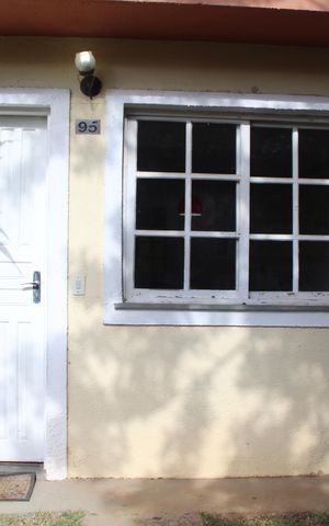 Casa de condomínio para alugar com 60m², 2 quartos e 2 vagasFachada