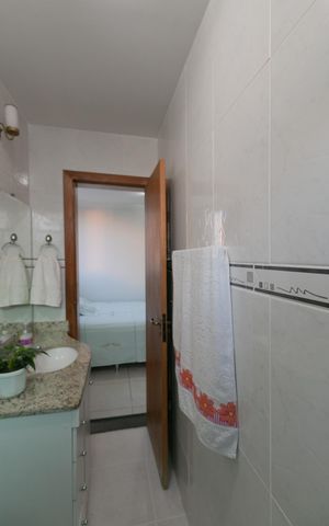 Apartamento à venda com 180m², 4 quartos e 3 vagas Apartamento à venda com 180m², 4 quartos e 3 vagasBanheiro Social