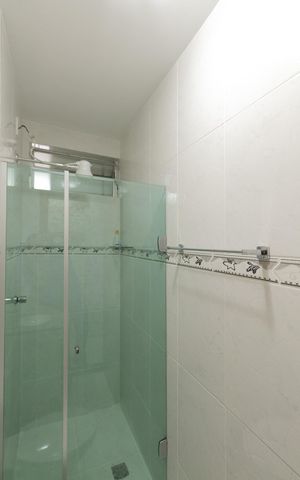 Apartamento à venda com 180m², 4 quartos e 3 vagas Apartamento à venda com 180m², 4 quartos e 3 vagasBanheiro/Suite