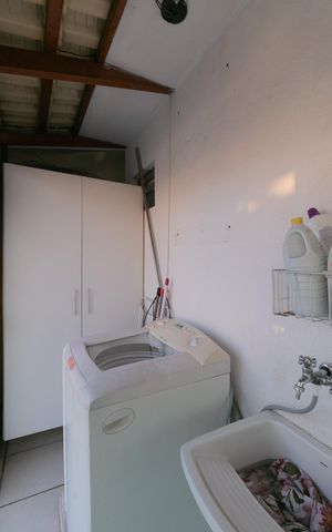 Apartamento à venda com 180m², 4 quartos e 3 vagas Apartamento à venda com 180m², 4 quartos e 3 vagasLavanderia