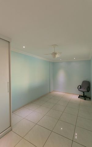 Apartamento à venda com 180m², 4 quartos e 3 vagas Apartamento à venda com 180m², 4 quartos e 3 vagasSuite 2