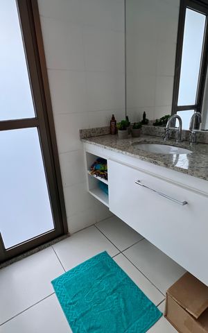 Apartamento para alugar com 165m², 3 quartos e 2 vagas Apartamento para alugar com 165m², 3 quartos e 2 vagasBanheiro de Serviço