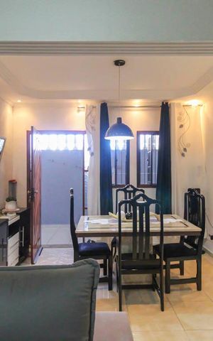 Casa à venda com 240m², 2 quartos e 3 vagasSala