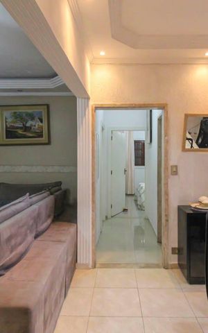 Casa à venda com 240m², 2 quartos e 3 vagasSala