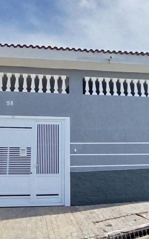 Casa à venda com 240m², 2 quartos e 3 vagasFachada