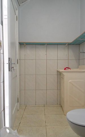 Casa à venda com 70m², 2 quartos e 5 vagasBanheiro 2
