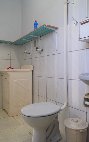 Casa à venda com 70m², 2 quartos e 5 vagasBanheiro 2