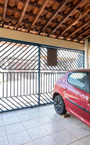 Casa à venda com 144m², 3 quartos e 2 vagas Casa à venda com 144m², 3 quartos e 2 vagasGaragem
