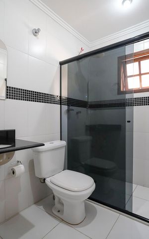 Casa à venda com 203m², 3 quartos e 2 vagasBanheiro
