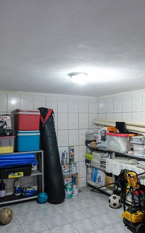 Casa à venda com 203m², 3 quartos e 2 vagasÁrea de serviço