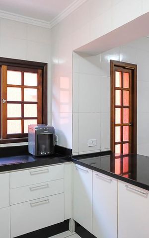 Casa à venda com 203m², 3 quartos e 2 vagasCozinha