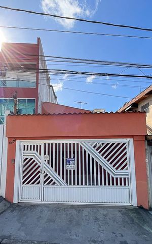 Casa à venda com 203m², 3 quartos e 2 vagasFachada + plaquinha