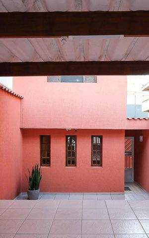 Casa à venda com 203m², 3 quartos e 2 vagasGaragem