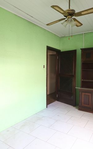 Casa à venda com 101m², 2 quartos e 2 vagasSala