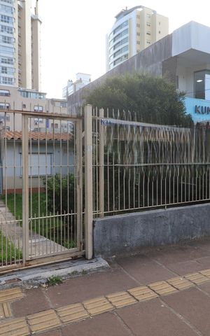 Casa à venda com 101m², 2 quartos e 2 vagasFachada