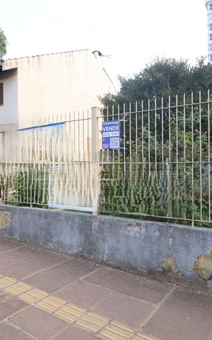 Casa à venda com 101m², 2 quartos e 2 vagasFachada
