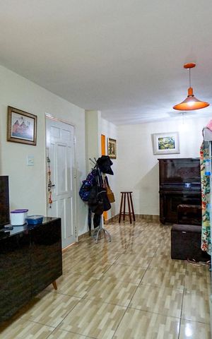 Casa à venda com 232m², 4 quartos e 4 vagas Casa à venda com 232m², 4 quartos e 4 vagasEdícula - Sala