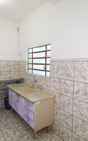 Casa à venda com 161m², 4 quartos e 2 vagasCasa 2 - Cozinha