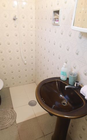 Casa à venda com 161m², 4 quartos e 2 vagasBanheiro