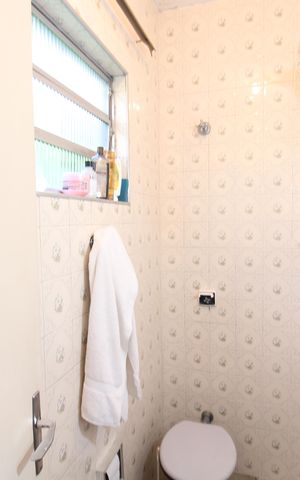 Casa à venda com 161m², 4 quartos e 2 vagasBanheiro