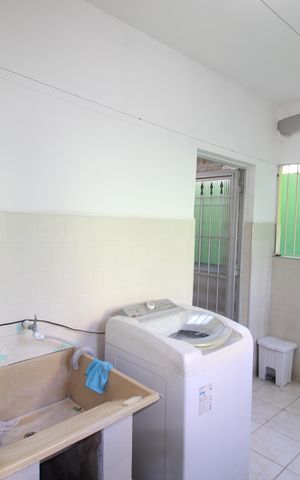 Casa à venda com 161m², 4 quartos e 2 vagasÁrea de Serviço