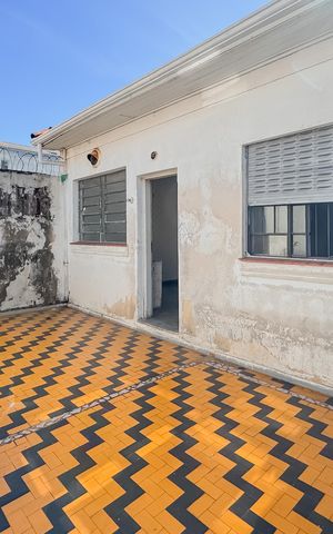 Casa à venda com 447m², 3 quartos e 6 vagas Casa à venda com 447m², 3 quartos e 6 vagasÁrea de Serviço
