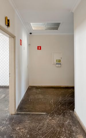 Casa à venda com 447m², 3 quartos e 6 vagas Casa à venda com 447m², 3 quartos e 6 vagasCorredor