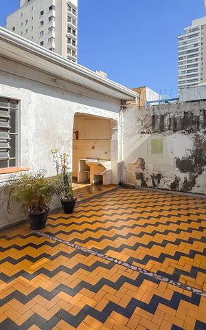 Casa à venda com 447m², 3 quartos e 6 vagas Casa à venda com 447m², 3 quartos e 6 vagasÁrea de Serviço