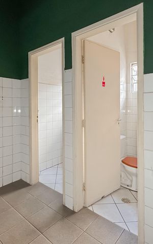 Casa à venda com 447m², 3 quartos e 6 vagas Casa à venda com 447m², 3 quartos e 6 vagasBanheiros - Térreo