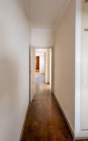 Casa à venda com 447m², 3 quartos e 6 vagas Casa à venda com 447m², 3 quartos e 6 vagasQuarto 2