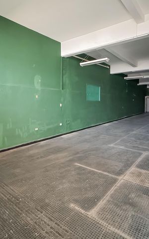 Casa à venda com 447m², 3 quartos e 6 vagas Casa à venda com 447m², 3 quartos e 6 vagasTérreo