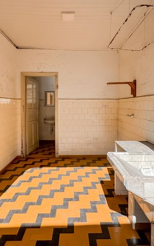 Casa à venda com 447m², 3 quartos e 6 vagas Casa à venda com 447m², 3 quartos e 6 vagasÁrea de Serviço