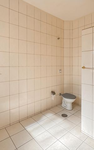 Casa à venda com 447m², 3 quartos e 6 vagas Casa à venda com 447m², 3 quartos e 6 vagasBanheiro