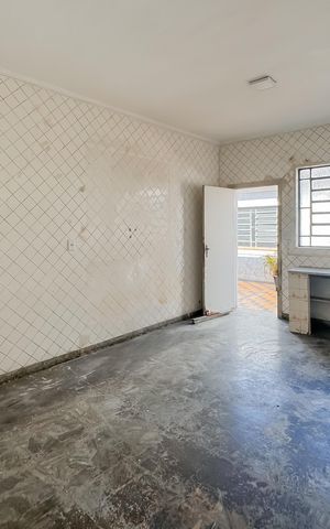 Casa à venda com 447m², 3 quartos e 6 vagas Casa à venda com 447m², 3 quartos e 6 vagasCozinha