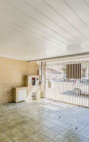 Casa à venda com 110m², 3 quartos e 2 vagas Casa à venda com 110m², 3 quartos e 2 vagasGaragem