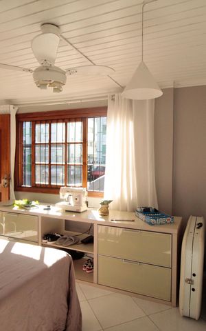 Casa à venda com 227m², 4 quartos e 2 vagas Casa à venda com 227m², 4 quartos e 2 vagasQuarto 4