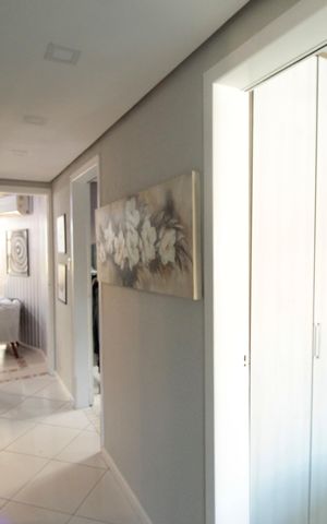 Casa à venda com 227m², 4 quartos e 2 vagas Casa à venda com 227m², 4 quartos e 2 vagasCorredor