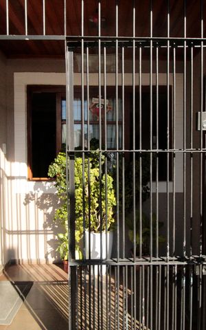 Casa à venda com 227m², 4 quartos e 2 vagas Casa à venda com 227m², 4 quartos e 2 vagasFachada