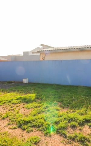 Casa à venda com 120m², 3 quartos e 2 vagas Casa à venda com 120m², 3 quartos e 2 vagasQuintal