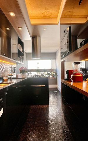 Apartamento à venda com 140m², 2 quartos e 4 vagas Apartamento à venda com 140m², 2 quartos e 4 vagasCozinha