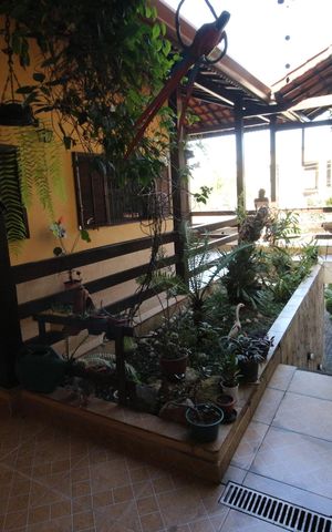 Casa à venda com 160m², 3 quartos e 8 vagasQuintal