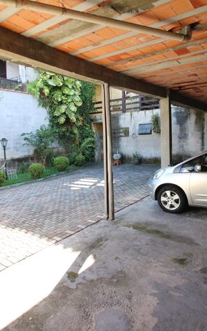Casa à venda com 160m², 3 quartos e 8 vagasGaragem