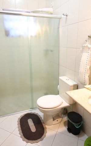 Casa à venda com 160m², 3 quartos e 8 vagasBanheiro