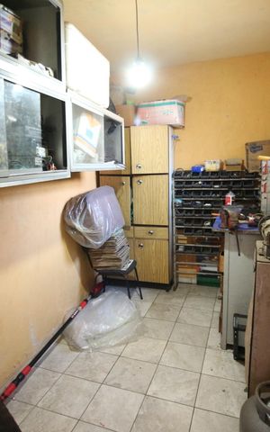 Casa à venda com 160m², 3 quartos e 8 vagasQuarto de Serviço