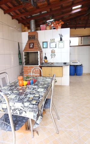 Casa à venda com 160m², 3 quartos e 8 vagasChurrasqueira