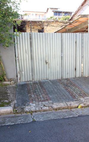 Casa à venda com 160m², 3 quartos e 8 vagasFachada