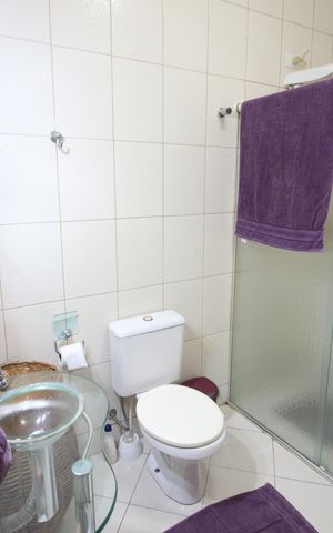 Casa à venda com 160m², 3 quartos e 8 vagasBanheiro da Suíte