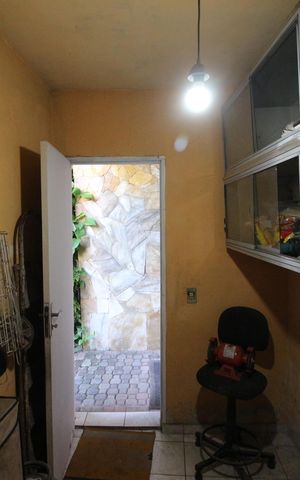 Casa à venda com 160m², 3 quartos e 8 vagasQuarto de Serviço