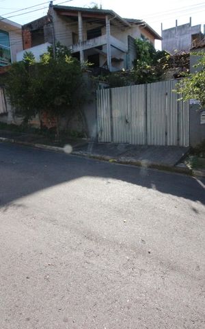 Casa à venda com 160m², 3 quartos e 8 vagasFachada