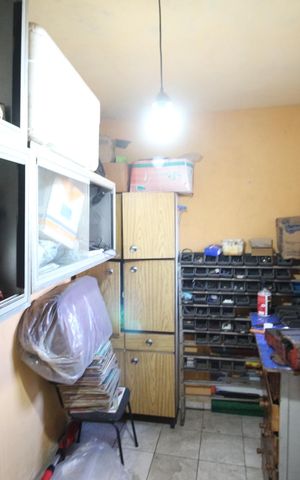 Casa à venda com 160m², 3 quartos e 8 vagasQuarto de Serviço